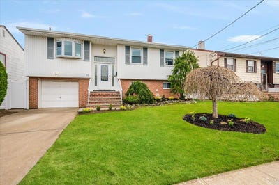 /international/us/92-e-first-street-freeport-ny-110098446313/