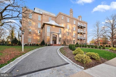 /international/us/414-old-lancaster-road-haverford-pa-110108689296/