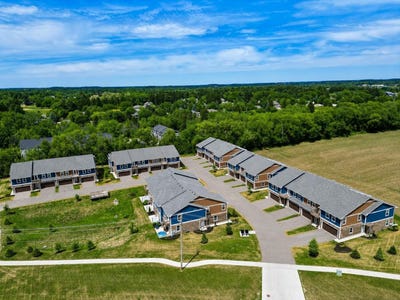 /international/us/1324-1368-s-main-street-lake-mills-wi-110108475894/