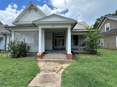 /international/us/705-e-elm-street-hillsboro-tx-110100944300/