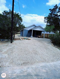 /international/us/270-ridgerock-canyon-lake-tx-110106367534/