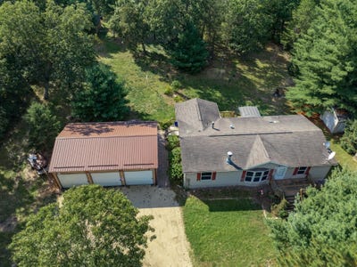 /international/us/w2049-amherst-lane-lyndon-station-wi-110119985610/