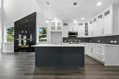 /international/us/810-euclid-street-cleburne-tx-110106842770/