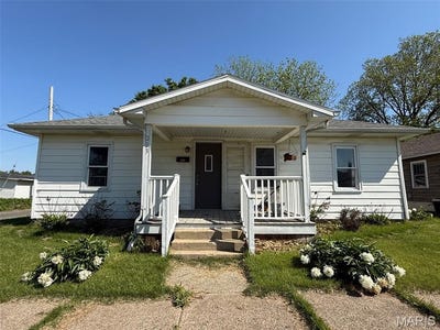/international/us/213-w-saint-clair-street-vandalia-il-110107752201/