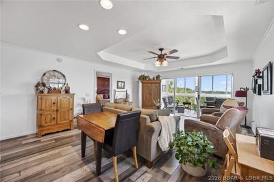 /international/us/4066-horseshoe-bend-parkway-lake-ozark-mo-110108582459/
