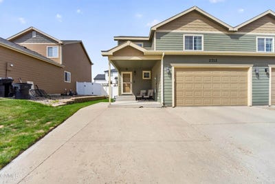/international/us/2712-23rd-street-west-williston-nd-110107936598/