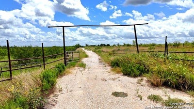 /international/us/17353-fm-3353-san-marcos-tx-110100266595/