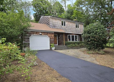 /international/us/2-maple-avenue-stony-brook-ny-110100805558/