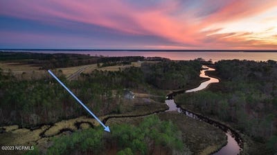 /international/us/1054-mill-creek-drive-minnesott-beach-nc-110088590435/