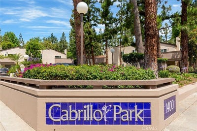 /international/us/1330-cabrillo-park-santa-ana-ca-110107687954/