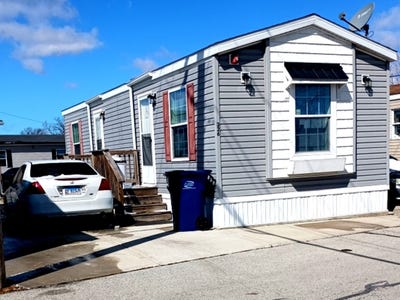 /international/us/8800-s-harlem-avenue-bridgeview-il-110107765315/