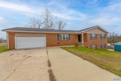 /international/us/5357-royal-oak-street-southside-al-110097881471/