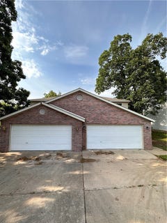 /international/us/2226-cinnamon-way-fayetteville-ar-110108545373/