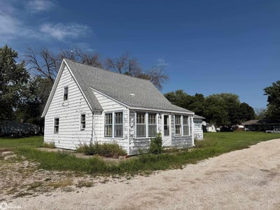 /international/us/102-nw-7th-street-pocahontas-ia-110110078412/