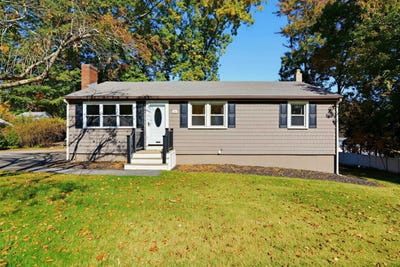 /international/us/16-taylor-street-salem-nh-110120461859/