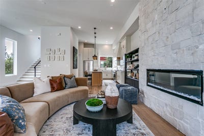 /international/us/250-e-dallas-road-grapevine-tx-110105960565/