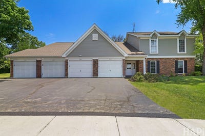 /international/us/320-n-thornwood-drive-mchenry-il-110108416285/