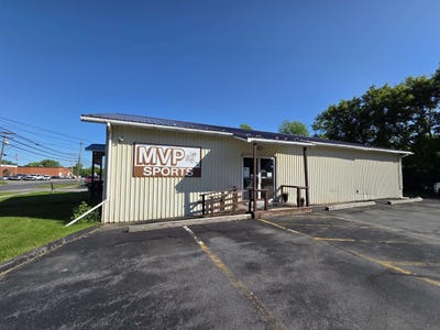 /international/us/11-pine-street-potsdam-ny-110097348263/?lang=en
