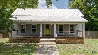 /international/us/607-s-main-st-lampasas-tx-110108009538/