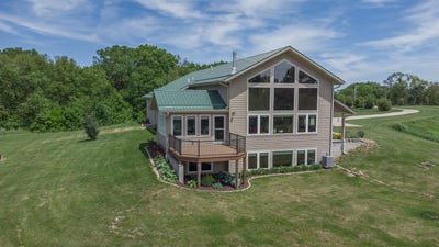 /international/us/16168-scenic-ridge-road-savanna-il-110108407889/
