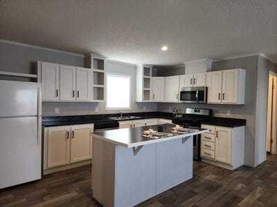 /international/us/3701-2nd-st-coralville-ia-110107047932/