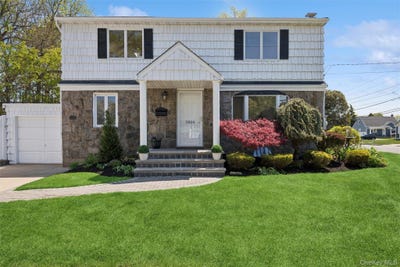 /international/us/1804-maurice-avenue-east-meadow-ny-110107778872/