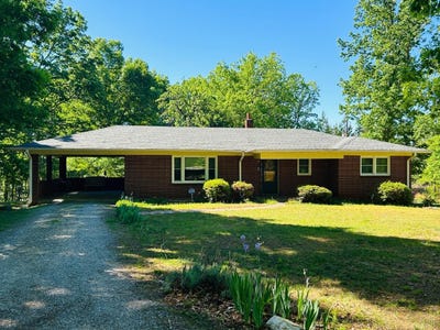 /international/us/465-wileman-road-lynch-station-va-110107537353/