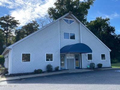 /international/us/1141-n-road-street-elizabeth-city-nc-110103288576/