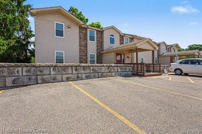 /international/us/5076-harbor-oak-drive-waterford-twp-mi-110108936631/