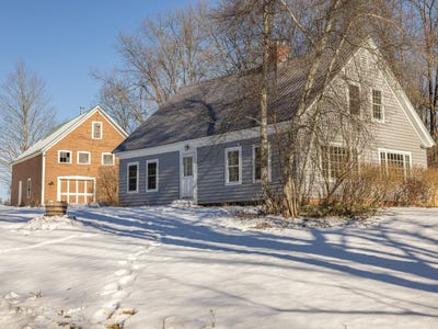 /international/us/24-hunt-road-westmoreland-nh-110104333186/