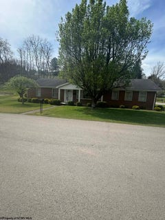 /international/us/1-ambrose-street-buckhannon-wv-110107341757/
