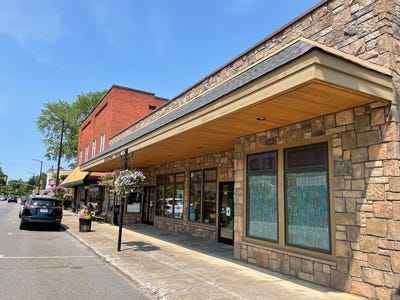 /international/us/995-main-street-andrews-nc-110108439566/