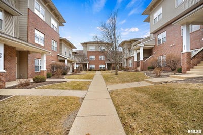 /international/us/11217-n-oakwood-drive-peoria-il-110105865163/