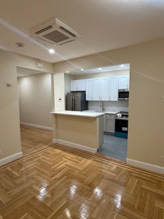 /international/us/86th-street-brooklyn-ny-110106241917/
