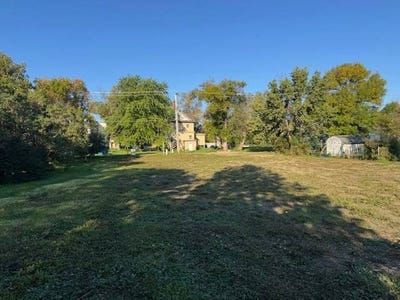 /international/us/909-e-1st-street-webster-sd-110102519432/