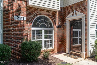 /international/us/2111-piney-brook-road-raleigh-nc-110099473239/