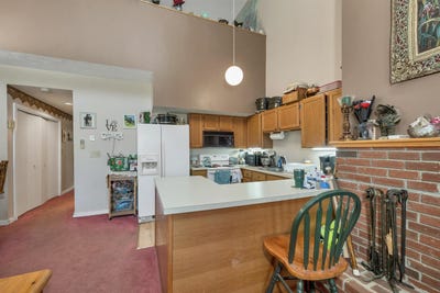 /international/us/40-davis-road-plymouth-nh-110107714821/