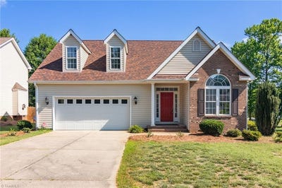 /international/us/403-clover-court-eden-nc-110108775097/
