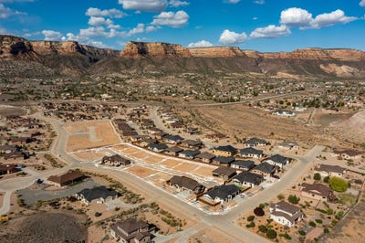 /international/us/2298-trail-ridge-road-grand-junction-co-110098843929/