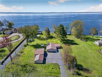 /international/us/1023-state-route-49-bernhards-bay-ny-110108018047/