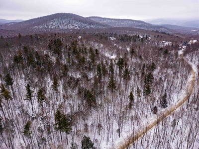 /international/us/upper-meehan-road-bristol-vt-110096812361/