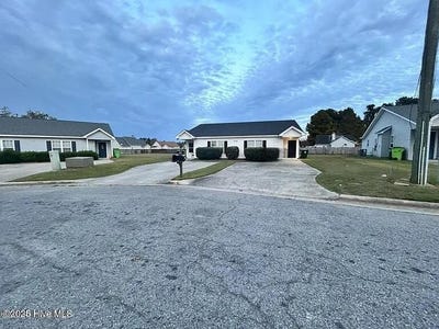 /international/us/2503-e-street-winterville-nc-110097738822/