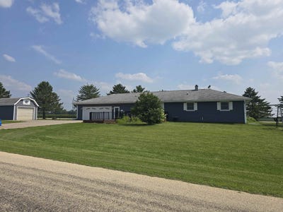 /international/us/7551-slabtown-road-lancaster-wi-110101329545/?lang=en