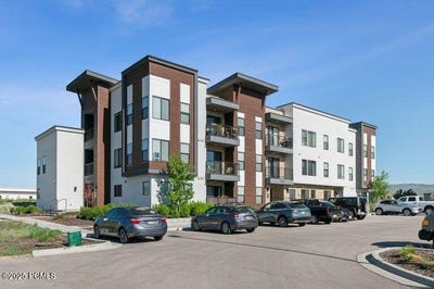 /international/us/6495-serviceberry-drive-park-city-ut-110100424698/