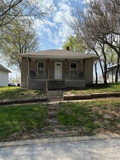 /international/us/657-n-hawkins-avenue-hannibal-mo-110099019570/