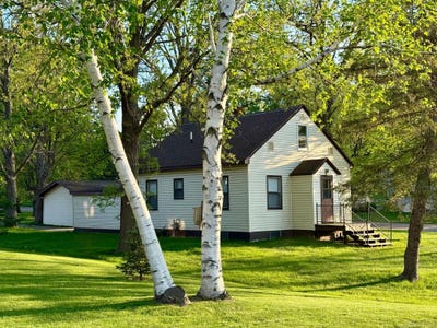 /international/us/685-main-street-w-isle-mn-110098908605/