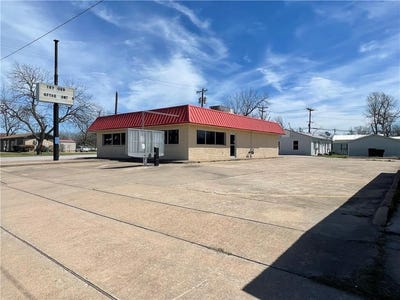 /international/us/616-e-texas-avenue-mart-tx-110099436083/
