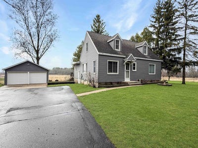 /international/us/4639-rivermoor-road-omro-wi-110107349076/