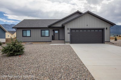 /international/us/540-little-greys-loop-etna-wy-110109859650/