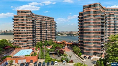 /international/us/100-carlyle-drive-cliffside-park-nj-110108410189/